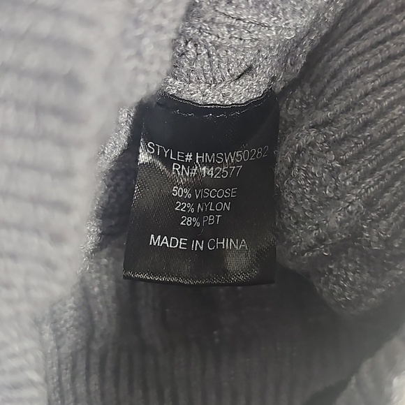 Haute Monde Junior's Small Black/Gray V-Neck Sweater Vest - Picture 5 of 7